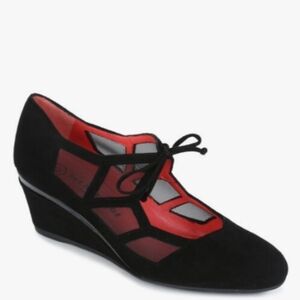 Pas de Rouge Women  Black Suede & Mesh Wedge Size‎ 7.5
